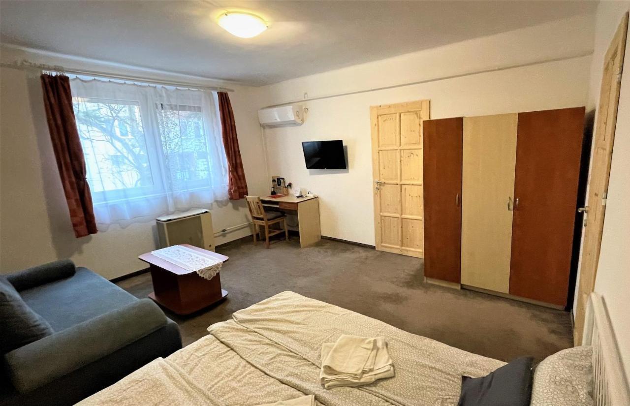 Evi Apartman Eger Ngoại thất bức ảnh